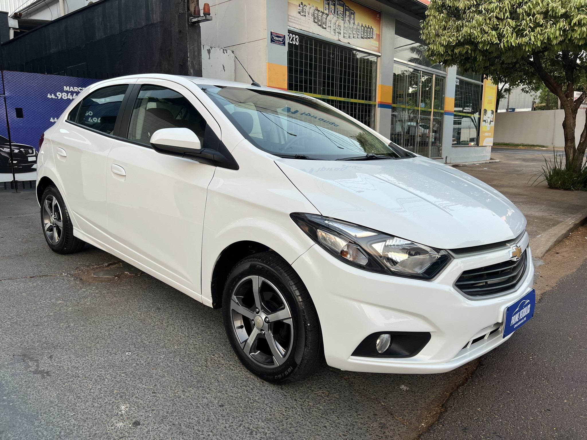 Chevrolet Onix Hatch Joy 1.0 8V Flex 5P Mec - foto 3