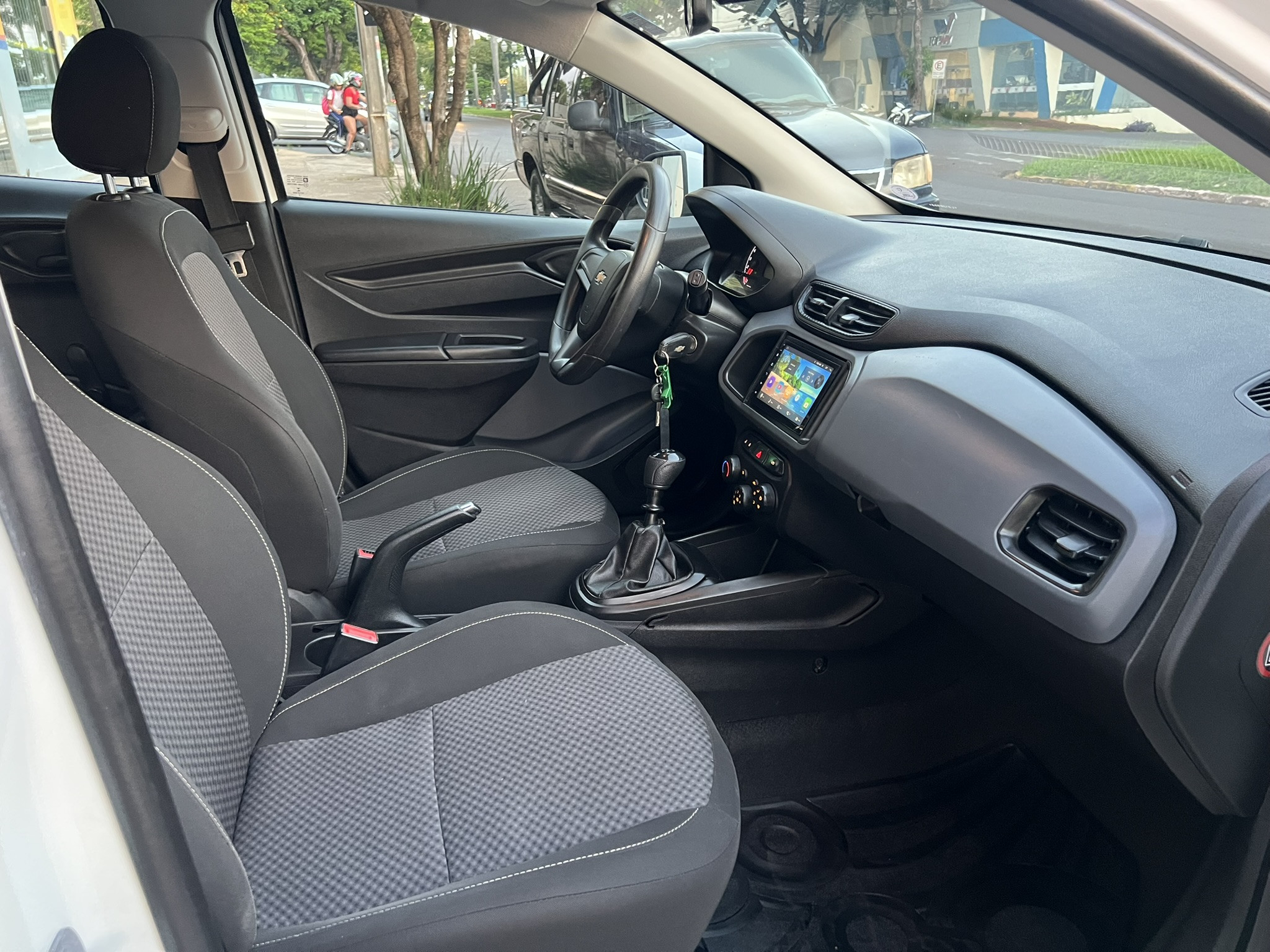 Chevrolet Onix Hatch Joy 1.0 8V Flex 5P Mec - foto 7